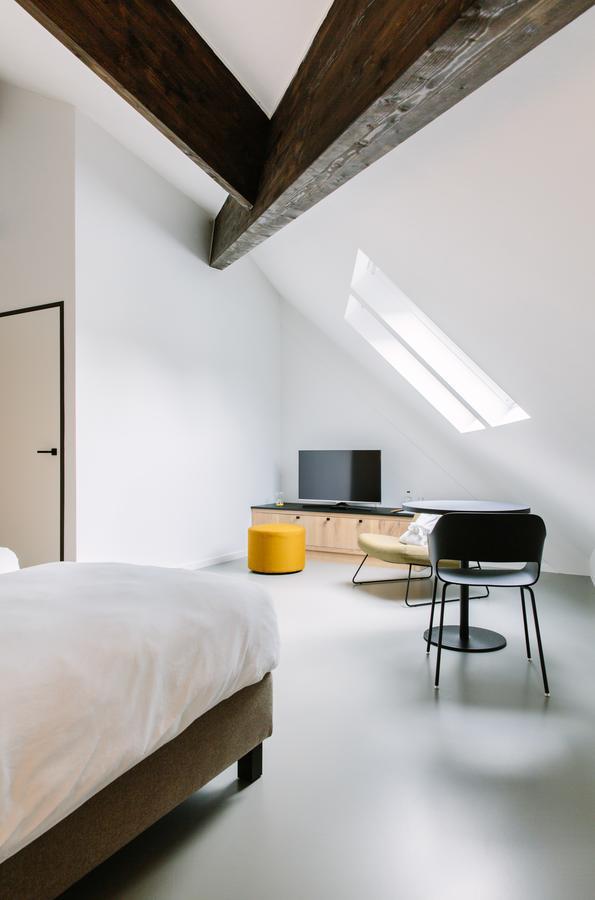 Hotel Trust 2*