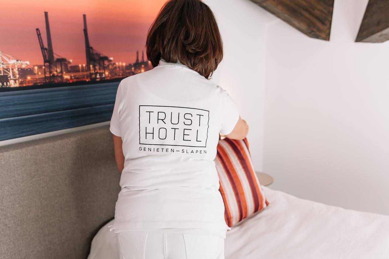 Hotel Trust 2*